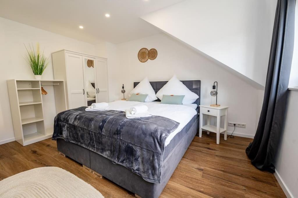 Moderne Maisonette Wohnung Im Fluesseviertel BRE Екстериор снимка